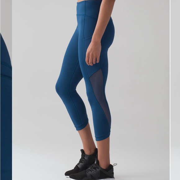 lululemon athletica Pants - Lululemon Sole Training Crop
Poseidon size 4